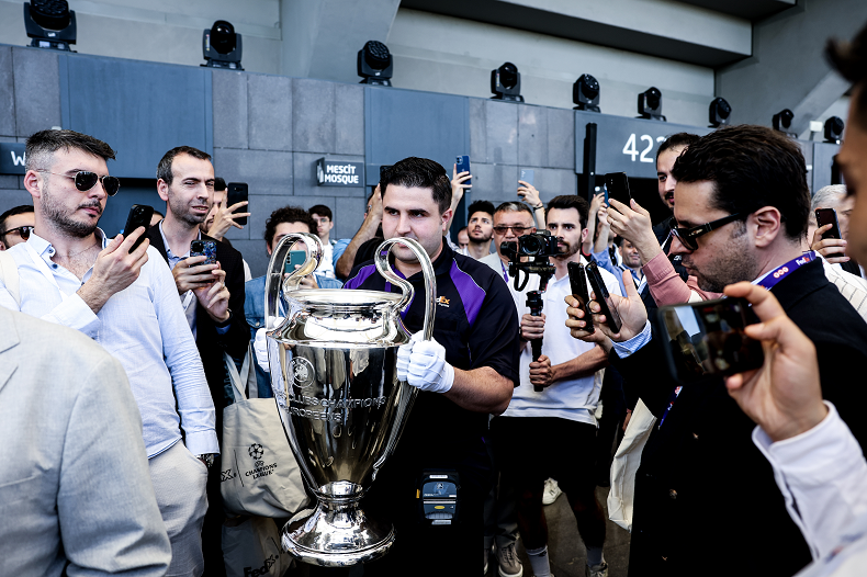 İkonik UEFA Şampiyonlar Ligi Kupası, FedEx Express’le İstanbul