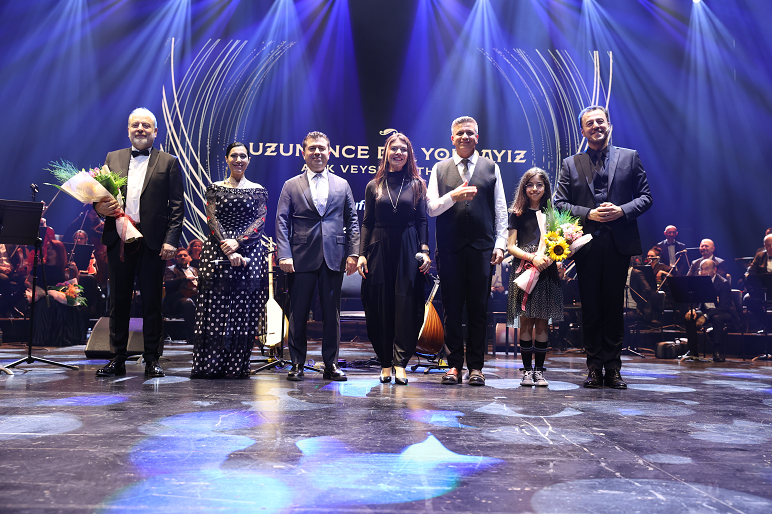 Halk ozanı Âşık Veysel, Uzun İnce Bir Yoldayız konseriyle anıldı