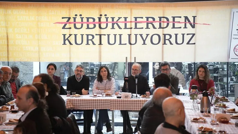 Türkiye Komünist Partisi (TKP), düzenlenen basın toplantısıyla yerel seçimler için belediye başkan adaylarını tanıttı.