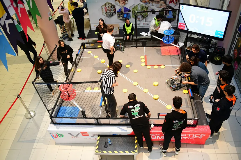 Liseli Mucitler Robot Turnuvasında Buluşuyor!
