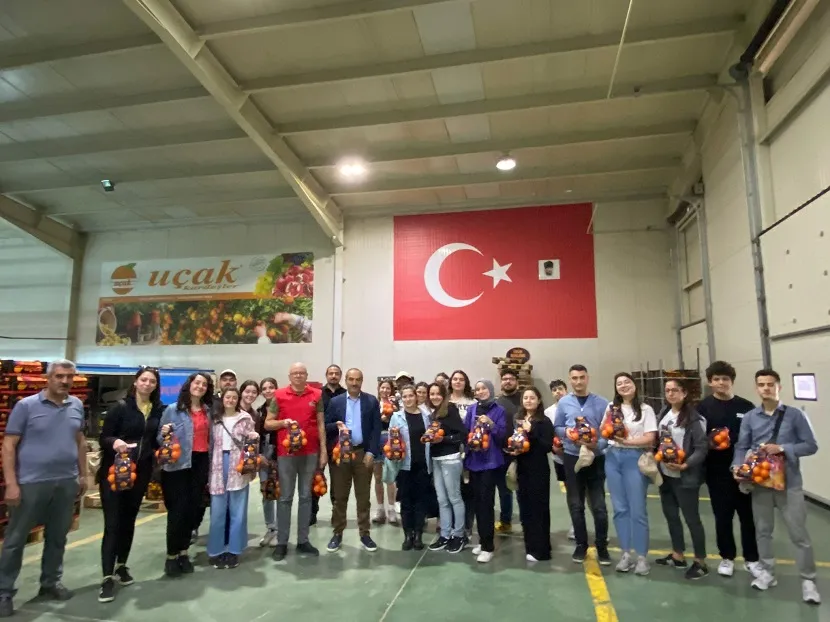 Türkiye’nin taze meyve ihracat şampiyonu Hayrettin Uçak’tan gençlere hayat dersi