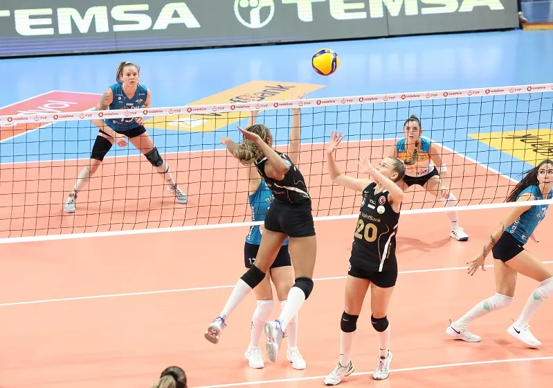 VakıfBank, PTT’ye de set vermedi