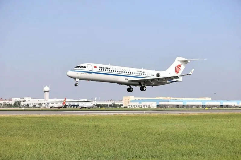 ARJ21 uçağı, 10 milyonuncu yolcusunu ağırladı