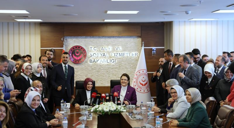 Aile ve Sosyal Hizmetler Bakanımız Göktaş, Görevi Derya Yanık