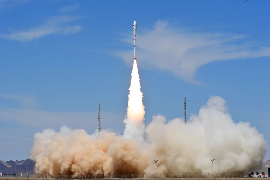 Çin iki uydu taşıyan Ceres-1 füzesini uzaya gönderdi
