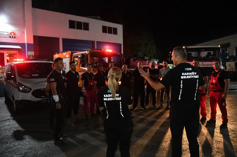 Kadıköy Belediyesi ekipleri Çanakkale’deki yangına müdahale için yola çıktı