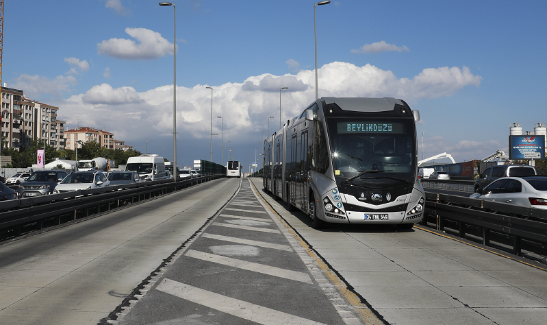 YENİ METROBÜSLER SEFERE BAŞLADI 