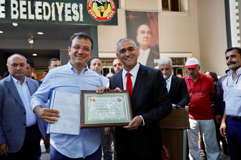 NAZIMİYE BELEDİYESİ’NDEN İMAMOĞLU’NA ‘FAHRİ HEMŞEHRİLİK’ BERATI