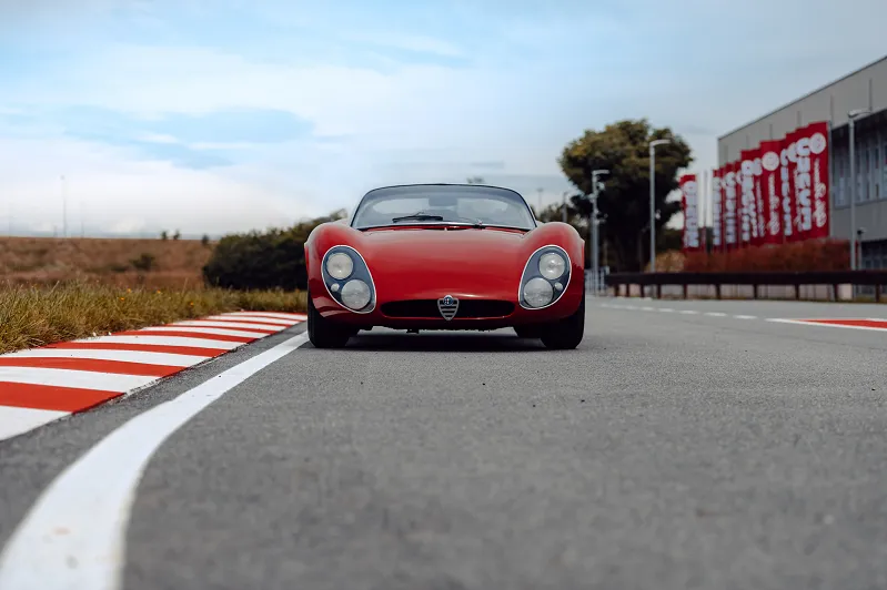 Alfa Romeo’dan Yeni Özel Seri: 33 Stradale