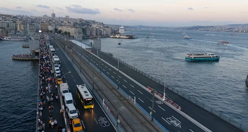 GALATA KÖPRÜSÜ’NDEKİ ÇALIŞMA PLANLANANDAN ÖNCE BİTİRİLDİ