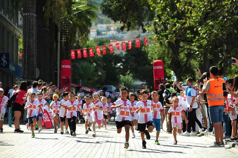 ULUSLARARASI VESTEL MANİSA YARI MARATONU HEYECANI SONA ERDİ