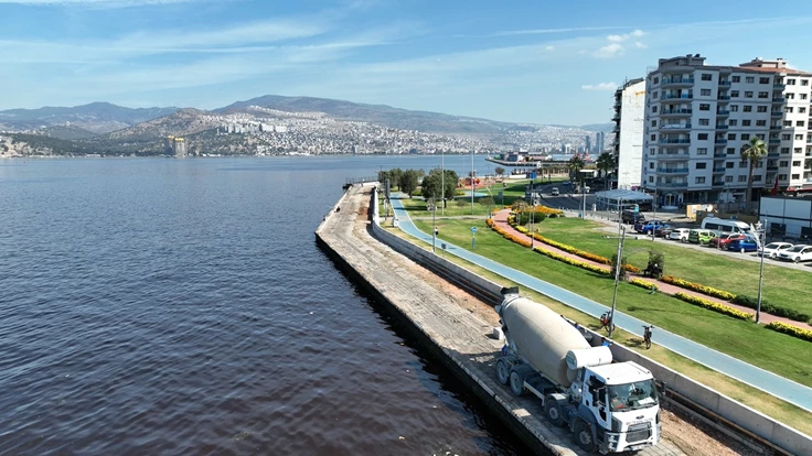 Kordon’da deniz taşkınlarını önlemek için yoğun tempo