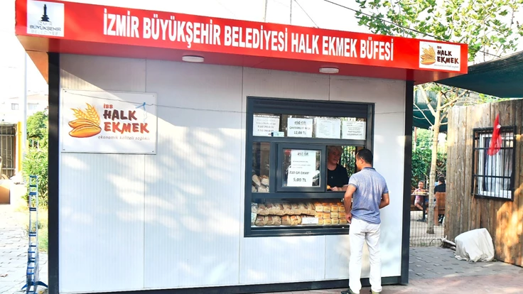 İzmir’de yurttaşın imdadına Halk Ekmek yetişiyor