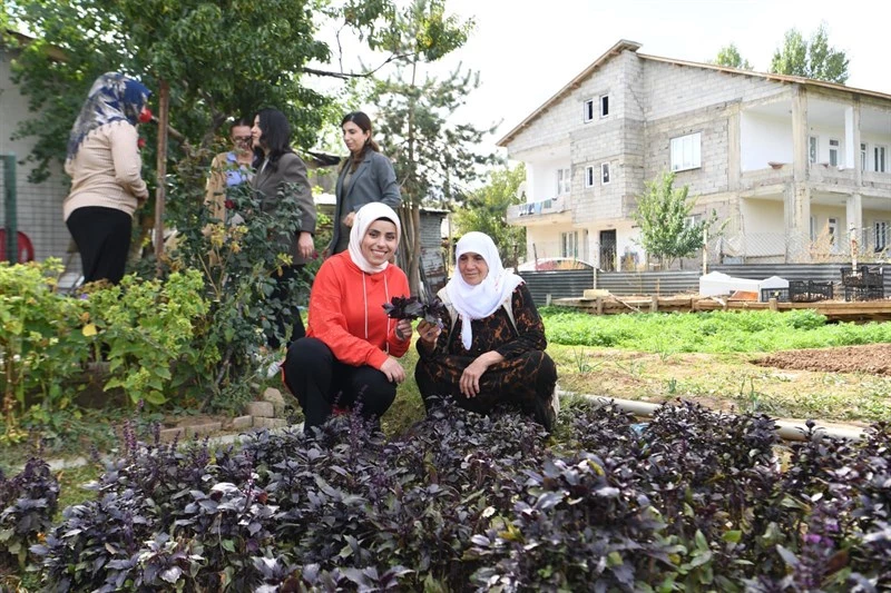 15 EKİM DÜNYA ÇİFTÇİ KADINLAR GÜNÜ KUTLU OLSUN