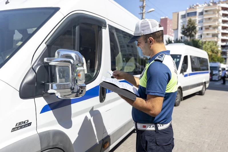 Büyükşehir Zabıta Ekipleri Okul Servislerini Denetliyor