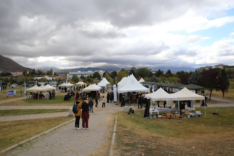 Genç Dostu Büyükşehir’den, ERÜ Evim Kampüs Festivali’nde Öğrencilere Yönelik Hizmet Tanıtımı