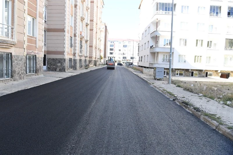 YILLARDIR BOZUK OLAN 400 METRELİK YOL YAPILDI.