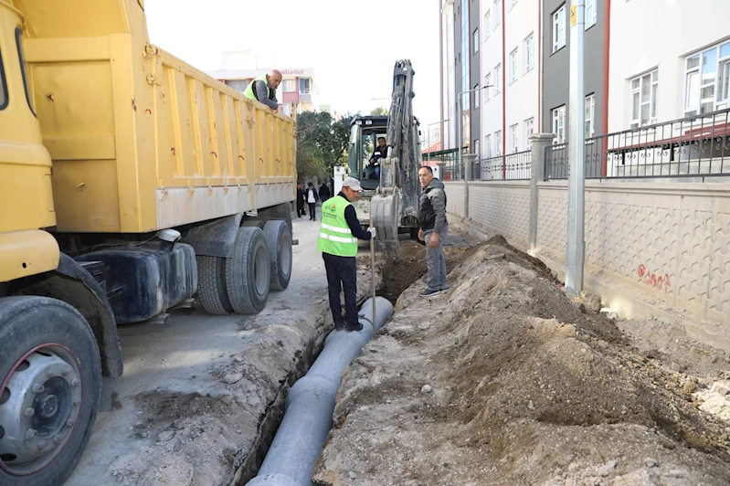 İPEKYOLU’NUN ULAŞIM KALİTESİNİ ARTIRMAK İÇİN BELEDİYENİN ÇALIŞMALARI SÜRÜYOR