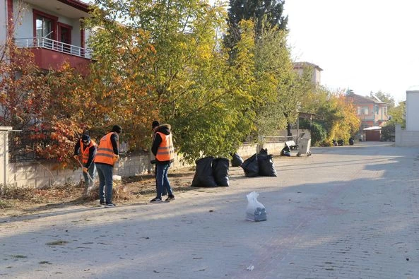 CUMHURİYET MAHALLESİNDEYİZ TEMİZ ÇEVRE MUTLU DİNAR