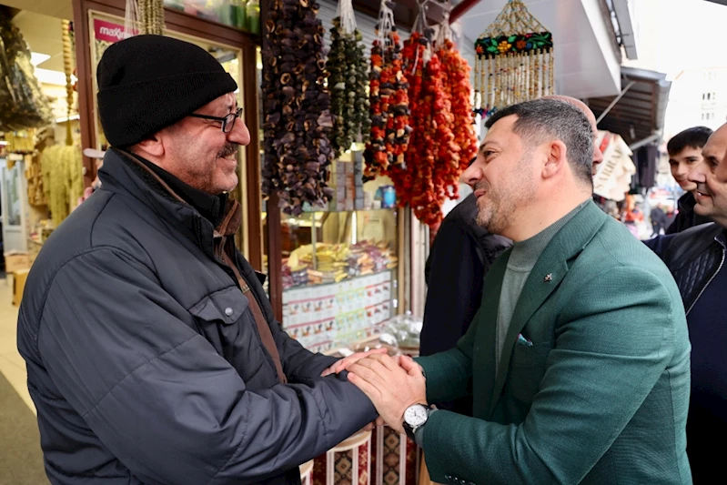 Başkan Arı’dan Belediye Caddesi Ve Tahmis Caddesi’nde Esnaf Ziyareti