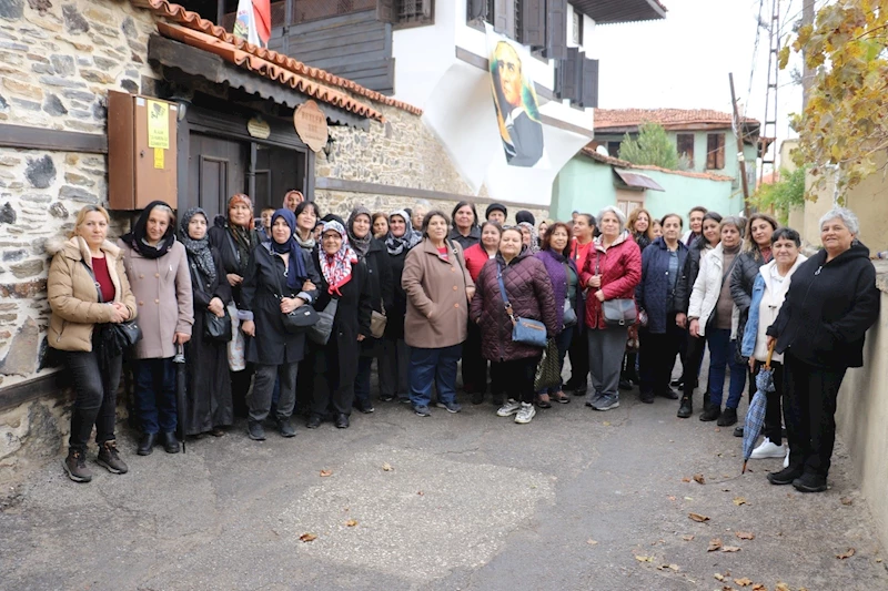 Büyükşehir, Manisalı Kadınlara Kula Gezisi Düzenledi