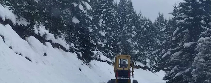 YAYLA YOLLARINDA MAHSUR KALAN KALAN VATANDAŞLARIMIZ KURTARILDI