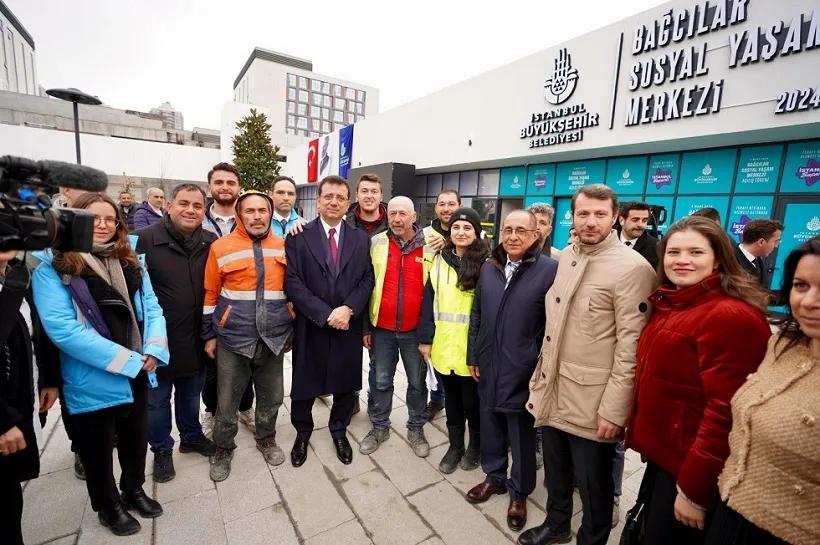 BAĞCILAR SOSYAL YAŞAM MERKEZİ İLK ETAP AÇILIŞINDA KONUŞTU   