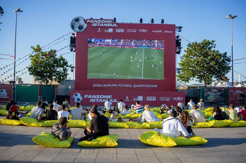 MİLİ MAÇ HEYECANI FANZONE İSTANBUL İLE FESTİVAL PARK KADIKÖY