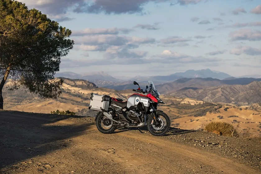 Yeni BMW R 1300 GS Adventure Standartları Yeniden Belirleyecek