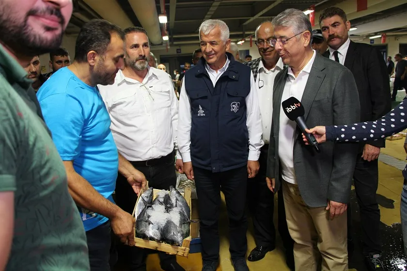 DENİZDE PALAMUT BOLLUĞU ESNAFIN YÜZÜNÜ GÜLDÜRDÜ