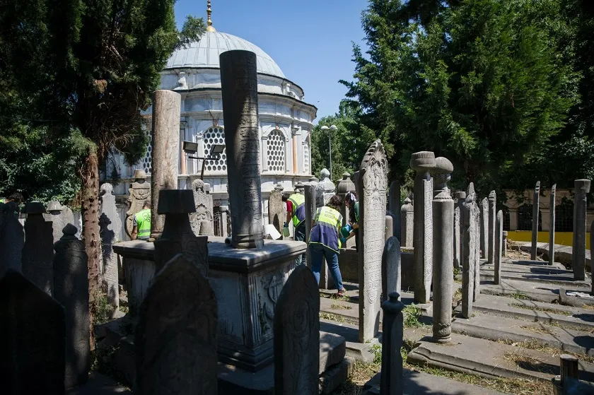 İBB TARİHİ CAMİLERE GÖZÜ GİBİ BAKIYOR