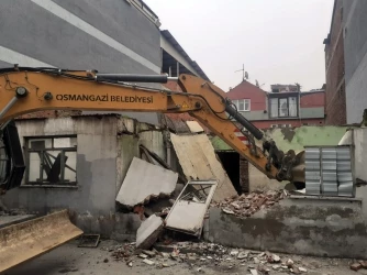 Osmangazi’de 100 Metruk Bina Yıkıldı