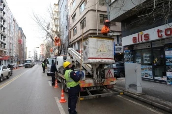 BÜYÜKŞEHİR’DEN CADDELERDE YOĞUN ÇALIŞMA